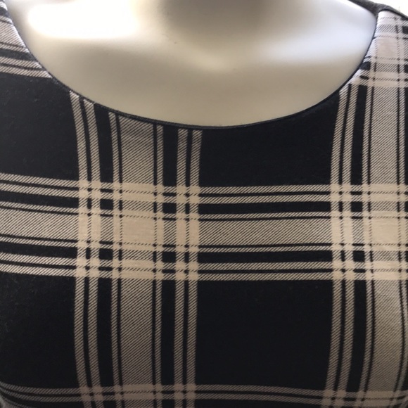 Black and cream checkered dress with belt - Picture 4 of 8